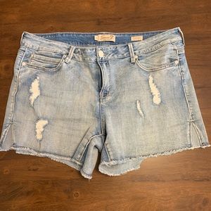Distressed denim girlfriend jean shorts size 12